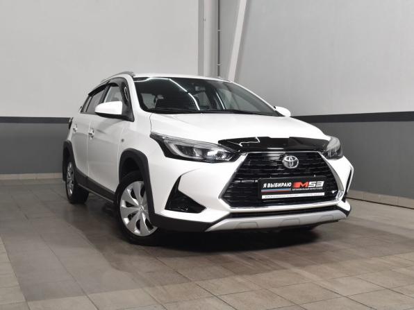 Toyota Yaris XP150 Рестайлинг с пробегом 2022 года, цена 1 794 995 рублей, 26239 км, хэтчбек, Автокод Объявления