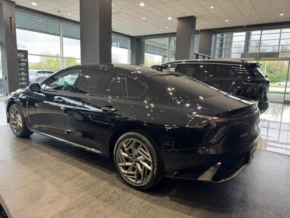 Новый Hongqi H6 2025 года, цена 4 099 000 рублей, лифтбек, Автокод Объявления