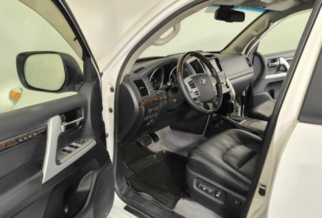 Toyota Land Cruiser 200 Series Рестайлинг 1 с пробегом 2013 года, цена 3 450 000 рублей, 295592 км, внедорожник, Автокод Объявления