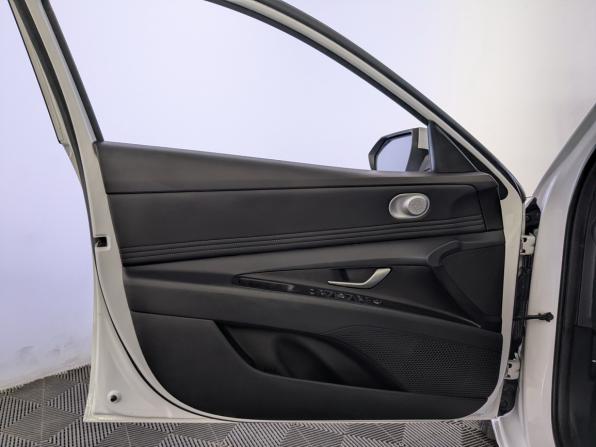 Hyundai Elantra VII (CN7) Рестайлинг с пробегом 2024 года, цена 2 200 000 рублей, 34821 км, седан, Автокод Объявления