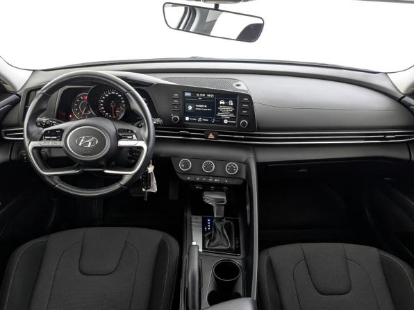 Hyundai Elantra VII (CN7) с пробегом 2022 года, цена 2 190 000 рублей, 29216 км, седан, Автокод Объявления