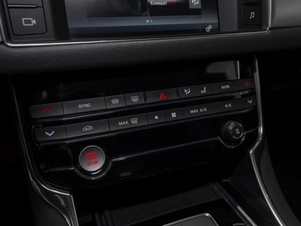 Jaguar XF II с пробегом 2016 года, цена 2 095 000 рублей, 107441 км, седан, Автокод Объявления