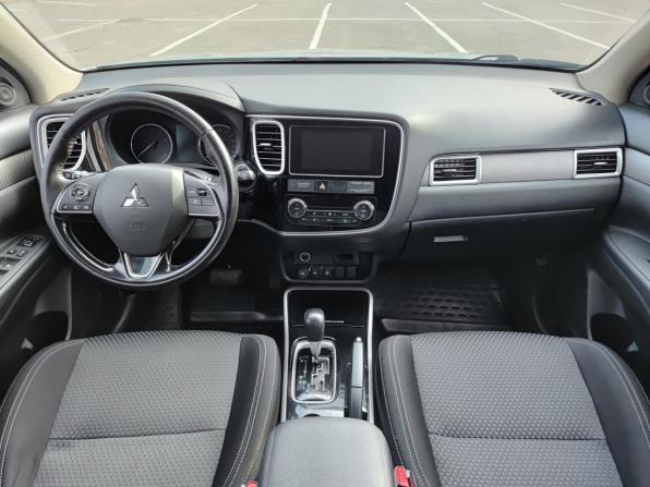 Mitsubishi Outlander III Рестайлинг 2 с пробегом 2018 года, цена 1 629 000 рублей, 180111 км, внедорожник, Автокод Объявления
