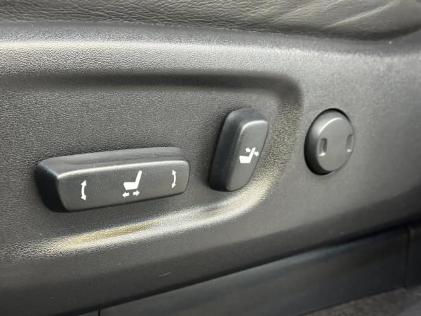 Toyota Land Cruiser Prado 150 Series Рестайлинг 2 с пробегом 2019 года, цена 5 998 000 рублей, 32341 км, внедорожник, Автокод Объявления