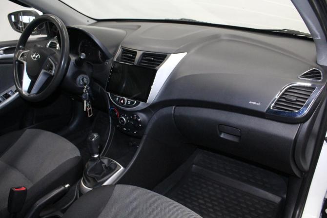 Hyundai Solaris I с пробегом 2013 года, цена 649 000 рублей, 190000 км, седан, Автокод Объявления