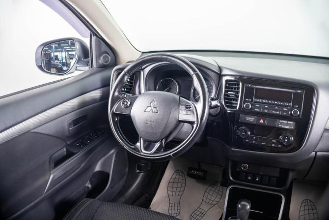 Mitsubishi Outlander III Рестайлинг 2 с пробегом 2017 года, цена 1 859 000 рублей, 200125 км, внедорожник, Автокод Объявления