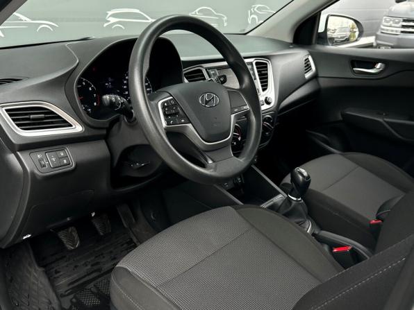 Hyundai Solaris II с пробегом 2020 года, цена 1 247 800 рублей, 92228 км, седан, Автокод Объявления