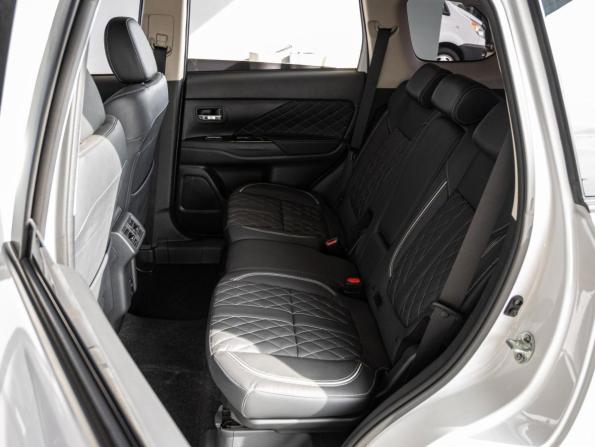 Mitsubishi Outlander III Рестайлинг 3 с пробегом 2022 года, цена 2 550 000 рублей, 31685 км, внедорожник, Автокод Объявления