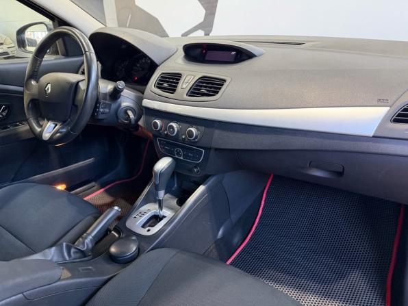 Renault Megane III Рестайлинг с пробегом 2012 года, цена 849 900 рублей, 125524 км, хэтчбек, Автокод Объявления