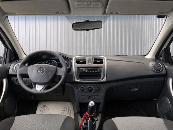 Renault Logan II с пробегом 2017 года, цена 697 000 рублей, 117258 км, седан, Автокод Объявления