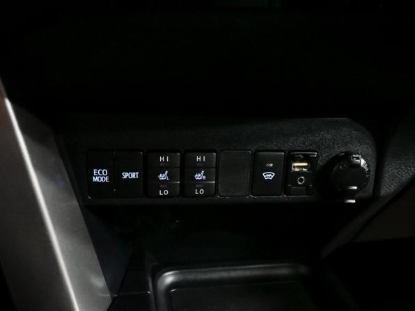 Toyota RAV4 IV (XA40) Рестайлинг с пробегом 2016 года, цена 2 550 000 рублей, 185480 км, внедорожник, Автокод Объявления