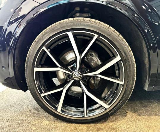Volkswagen Touareg III Рестайлинг с пробегом 2024 года, цена 13 340 500 рублей, 23998 км, внедорожник, Автокод Объявления