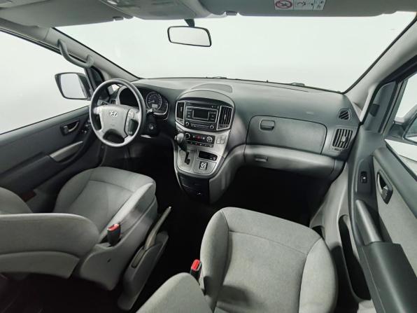 Hyundai H-1 II Рестайлинг 2 с пробегом 2021 года, цена 3 299 000 рублей, 171288 км, минивэн, Автокод Объявления