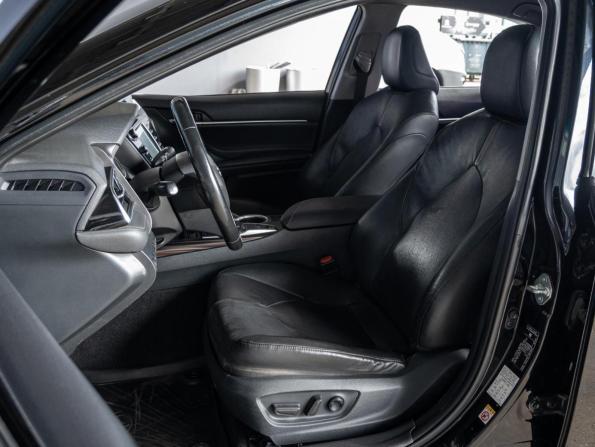 Toyota Camry VIII (XV70) с пробегом 2018 года, цена 2 575 000 рублей, 121963 км, седан, Автокод Объявления