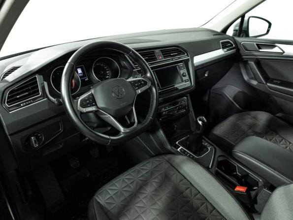 Volkswagen Tiguan II Рестайлинг с пробегом 2022 года, цена 2 499 700 рублей, 45590 км, внедорожник, Автокод Объявления