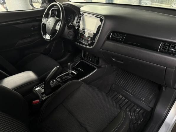 Mitsubishi Outlander III Рестайлинг 3 с пробегом 2018 года, цена 1 990 000 рублей, 92428 км, внедорожник, Автокод Объявления