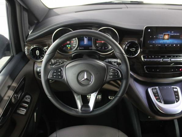Mercedes-Benz V-Класс III (W447) Рестайлинг с пробегом 2021 года, цена 8 890 000 рублей, 22000 км, минивэн, Автокод Объявления