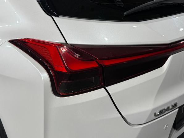 Lexus UX I с пробегом 2019 года, цена 2 600 000 рублей, 148402 км, внедорожник, Автокод Объявления