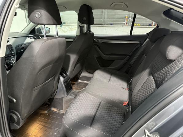 Skoda Octavia III (A7) Рестайлинг с пробегом 2018 года, цена 1 749 800 рублей, 152000 км, лифтбек, Автокод Объявления