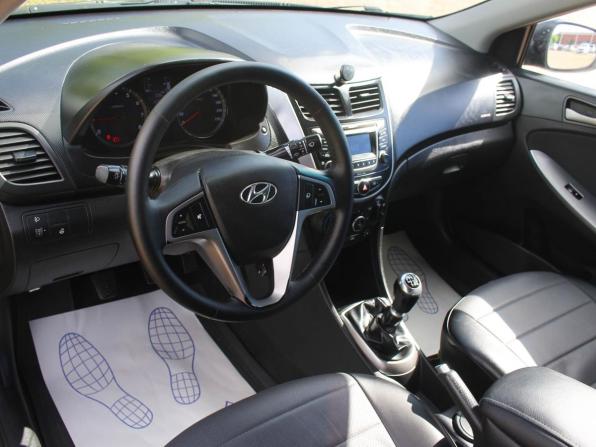 Hyundai Solaris I Рестайлинг с пробегом 2015 года, цена 899 000 рублей, 123814 км, седан, Автокод Объявления