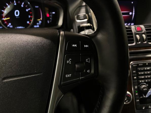 Volvo XC60 I Рестайлинг с пробегом 2017 года, цена 1 999 000 рублей, 243283 км, внедорожник, Автокод Объявления