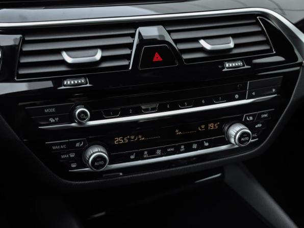 BMW 5 серии VII (G30/G31/G38) с пробегом 2017 года, цена 3 189 000 рублей, 103000 км, седан, Автокод Объявления