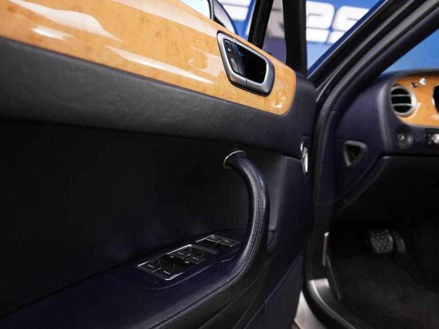 Bentley Continental Flying Spur Москва  - изображение 19