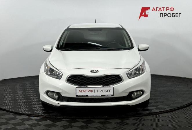 Kia Ceed II с пробегом 2014 года, цена 1 055 000 рублей, 228609 км, хэтчбек, Автокод Объявления