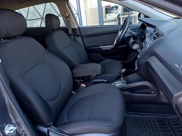 Kia Rio III Рестайлинг с пробегом 2016 года, цена 989 000 рублей, 212666 км, хэтчбек, Автокод Объявления
