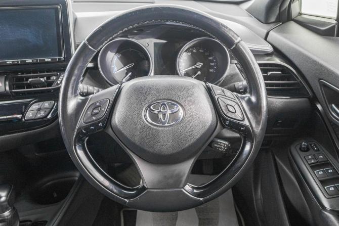 Toyota C-HR I с пробегом 2018 года, цена 1 899 000 рублей, 119300 км, внедорожник, Автокод Объявления