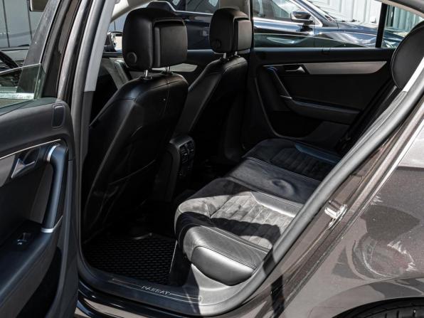 Volkswagen Passat B7 с пробегом 2011 года, цена 1 370 000 рублей, 254461 км, седан, Автокод Объявления