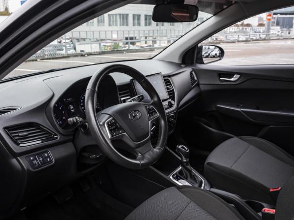 Hyundai Solaris II Рестайлинг с пробегом 2021 года, цена 1 588 000 рублей, 68364 км, седан, Автокод Объявления