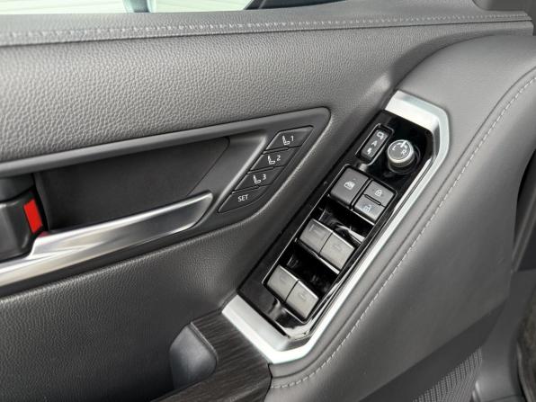 Toyota Land Cruiser 300 Series с пробегом 2021 года, цена 10 800 000 рублей, 163697 км, внедорожник, Автокод Объявления