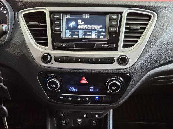 Hyundai Solaris II с пробегом 2019 года, цена 1 240 000 рублей, 130448 км, седан, Автокод Объявления