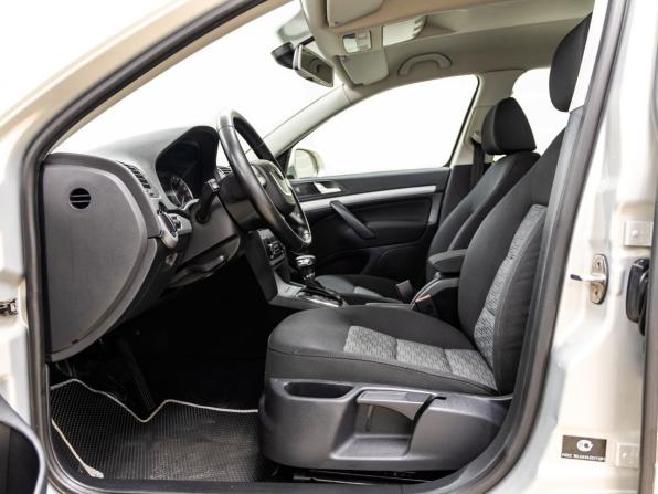 Skoda Octavia II (A5) Рестайлинг с пробегом 2012 года, цена 1 048 000 рублей, 179665 км, лифтбек, Автокод Объявления