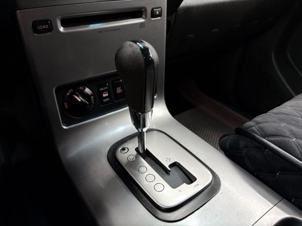 Nissan Pathfinder III с пробегом 2005 года, цена 1 049 900 рублей, 251111 км, внедорожник, Автокод Объявления