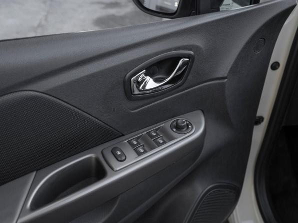 Renault Kaptur I с пробегом 2017 года, цена 1 550 000 рублей, 122717 км, внедорожник, Автокод Объявления