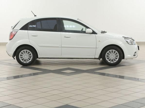 Kia Rio II Рестайлинг с пробегом 2011 года, цена 407 000 рублей, 111600 км, хэтчбек, Автокод Объявления