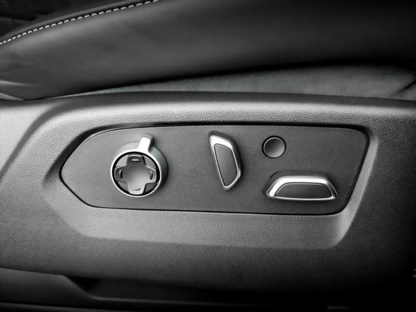 Cadillac Escalade-V I Рестайлинг с пробегом 2025 года, цена 17 500 000 рублей, 17126 км, внедорожник, Автокод Объявления