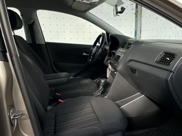 Volkswagen Polo V Рестайлинг с пробегом 2017 года, цена 1 150 000 рублей, 153684 км, седан, Автокод Объявления