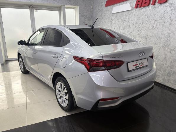 Hyundai Solaris II с пробегом 2018 года, цена 1 399 000 рублей, 138497 км, седан, Автокод Объявления