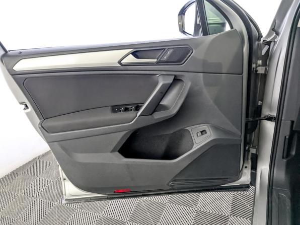 Volkswagen Tiguan II с пробегом 2020 года, цена 2 850 000 рублей, 66373 км, внедорожник, Автокод Объявления