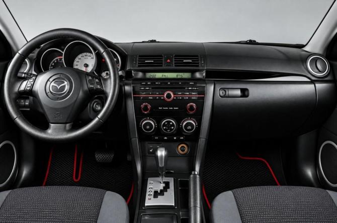 Mazda 3 I (BK) Рестайлинг с пробегом 2008 года, цена 759 000 рублей, 195000 км, седан, Автокод Объявления