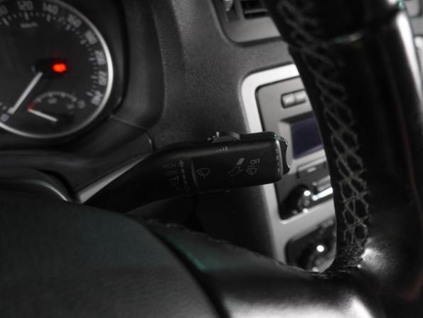 Skoda Octavia II (A5) Рестайлинг с пробегом 2013 года, цена 869 000 рублей, 124290 км, лифтбек, Автокод Объявления