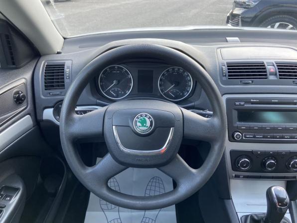 Skoda Octavia II (A5) Рестайлинг с пробегом 2013 года, цена 948 000 рублей, 76400 км, лифтбек, Автокод Объявления