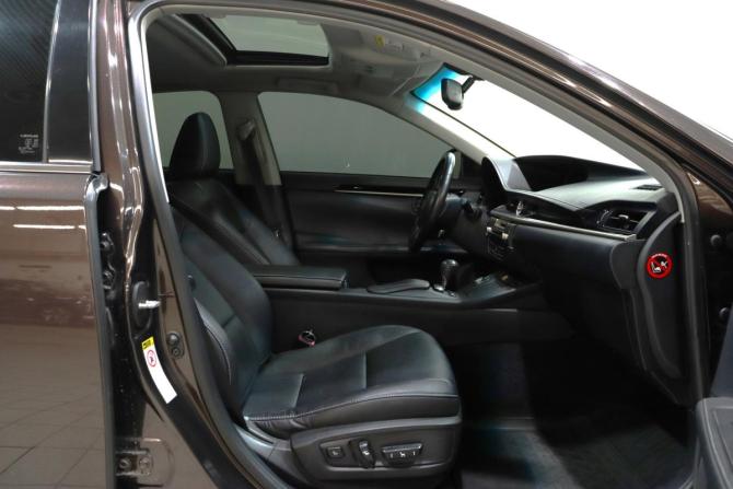Lexus ES VI с пробегом 2014 года, цена 2 400 000 рублей, 111126 км, седан, Автокод Объявления