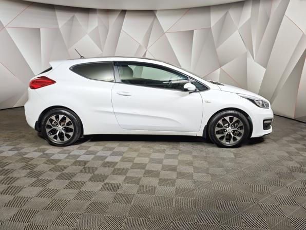 Kia Ceed II Рестайлинг с пробегом 2016 года, цена 1 165 000 рублей, 117396 км, хэтчбек, Автокод Объявления
