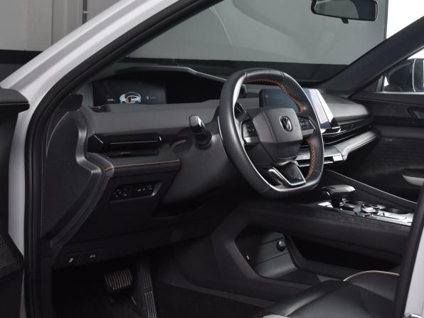 Changan UNI-V I с пробегом 2024 года, цена 2 599 995 рублей, 23784 км, лифтбек, Автокод Объявления