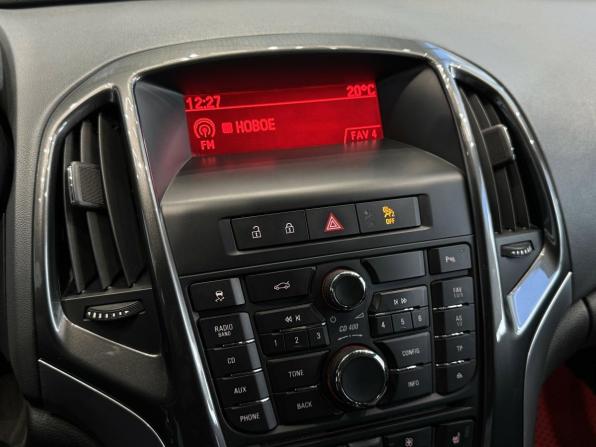 Opel Astra J Рестайлинг с пробегом 2012 года, цена 810 000 рублей, 193965 км, седан, Автокод Объявления