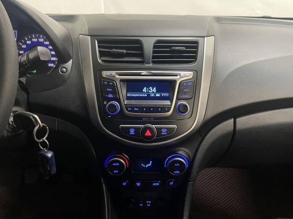Hyundai Solaris I Рестайлинг с пробегом 2015 года, цена 986 000 рублей, 181661 км, седан, Автокод Объявления